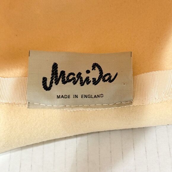 Vintage MARIVA ENGLAND Cloche Felt Hat Cream Color w Decorative Band main image 9